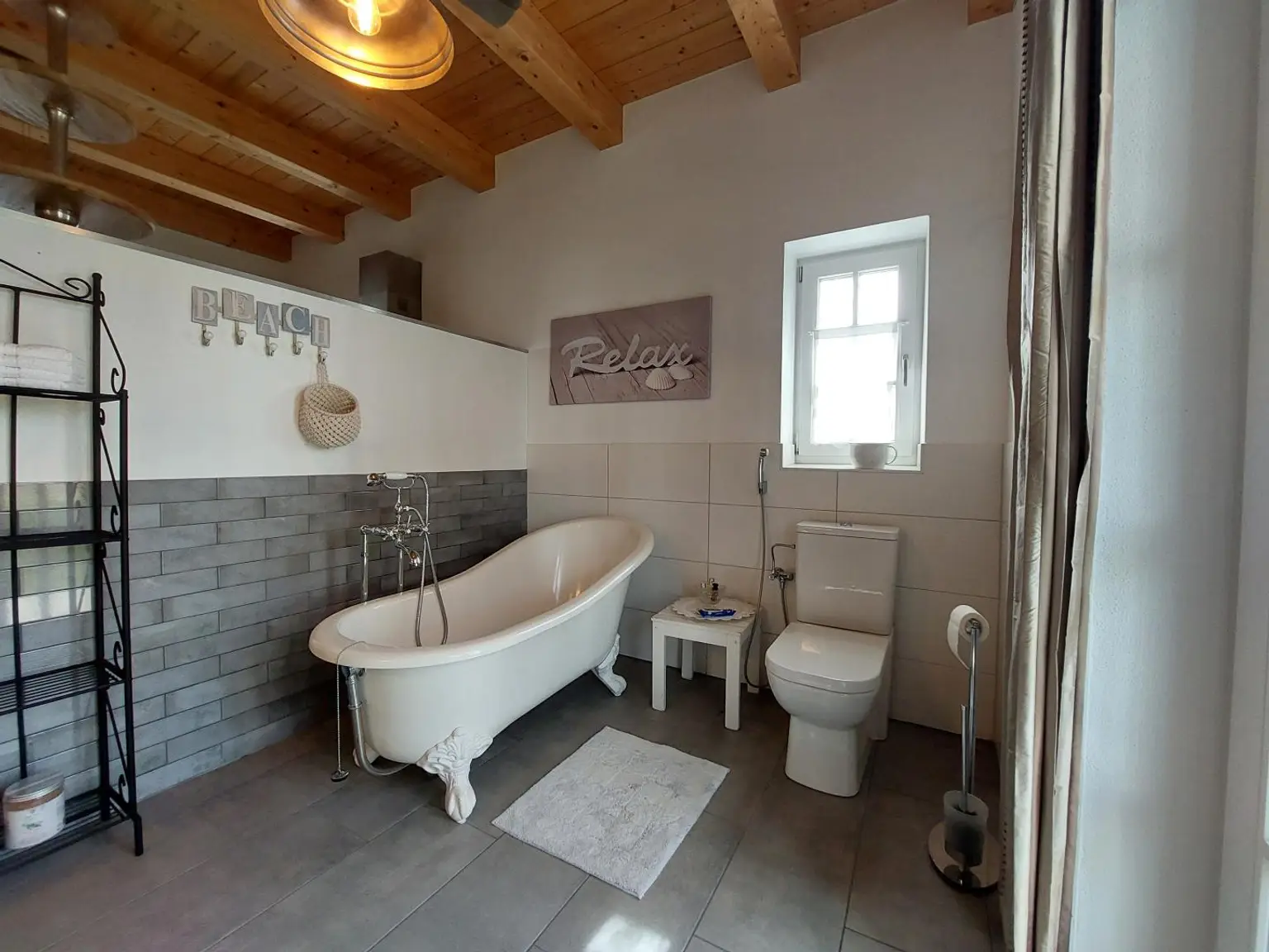 Nebengebäude Badezimmer