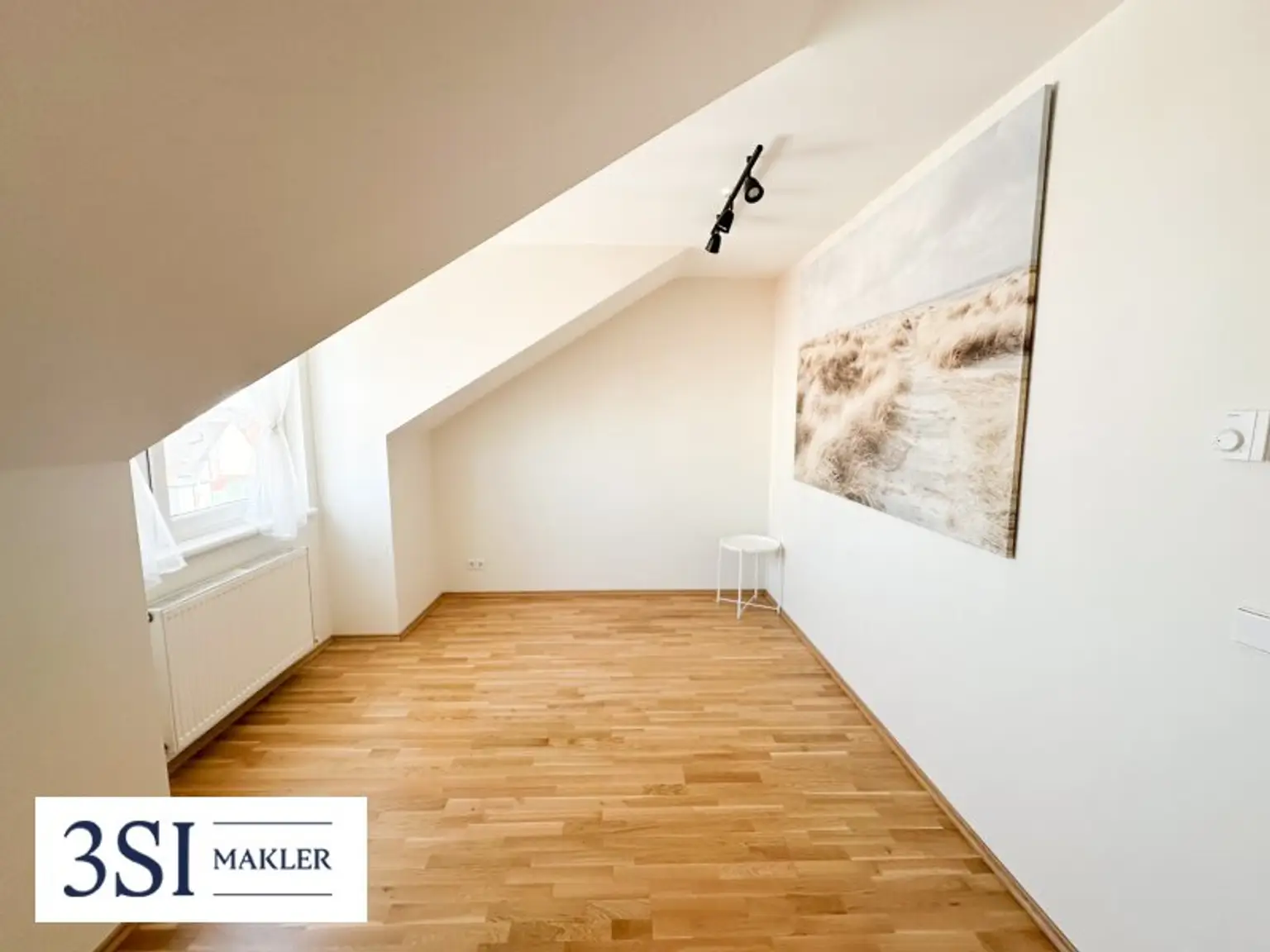 Einziehen und wohlfühlen in Top-Lage des 6.Bezirks - Teilmöblierte 2-Zimmer-Dachgeschoßwohnung direkt bei der Mariahilferstraße
