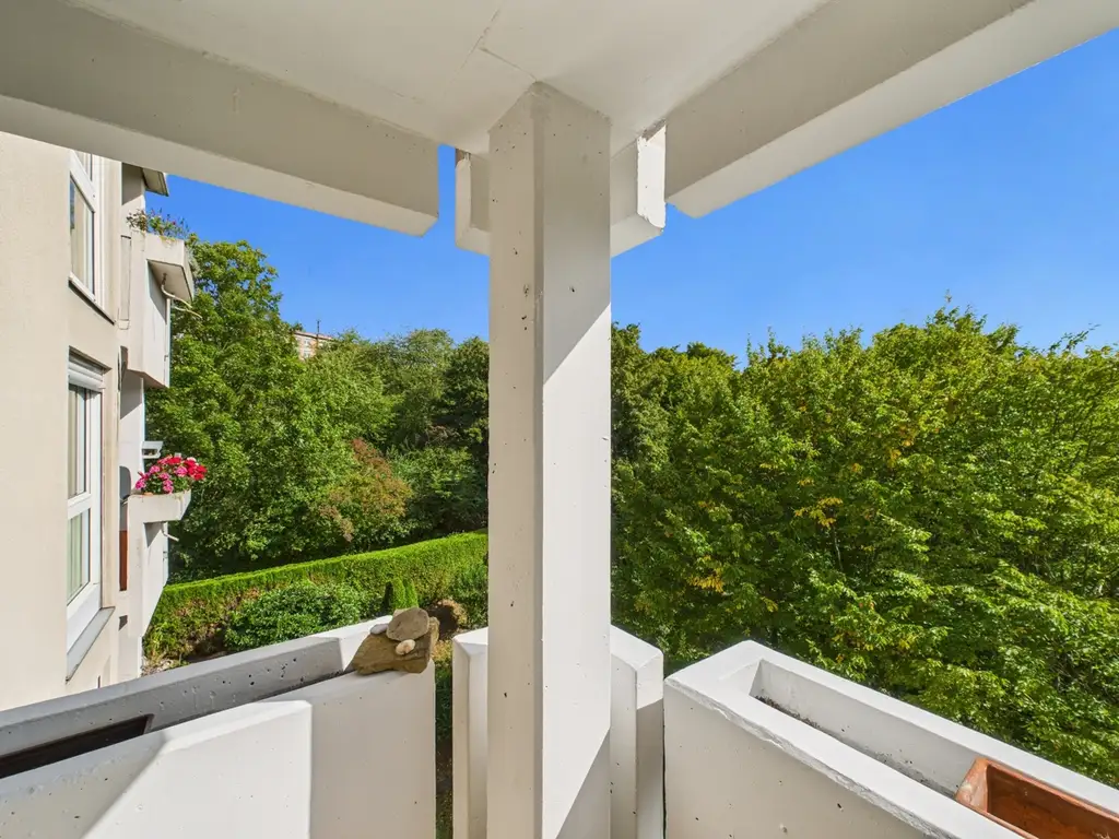 Überdachter Balkon