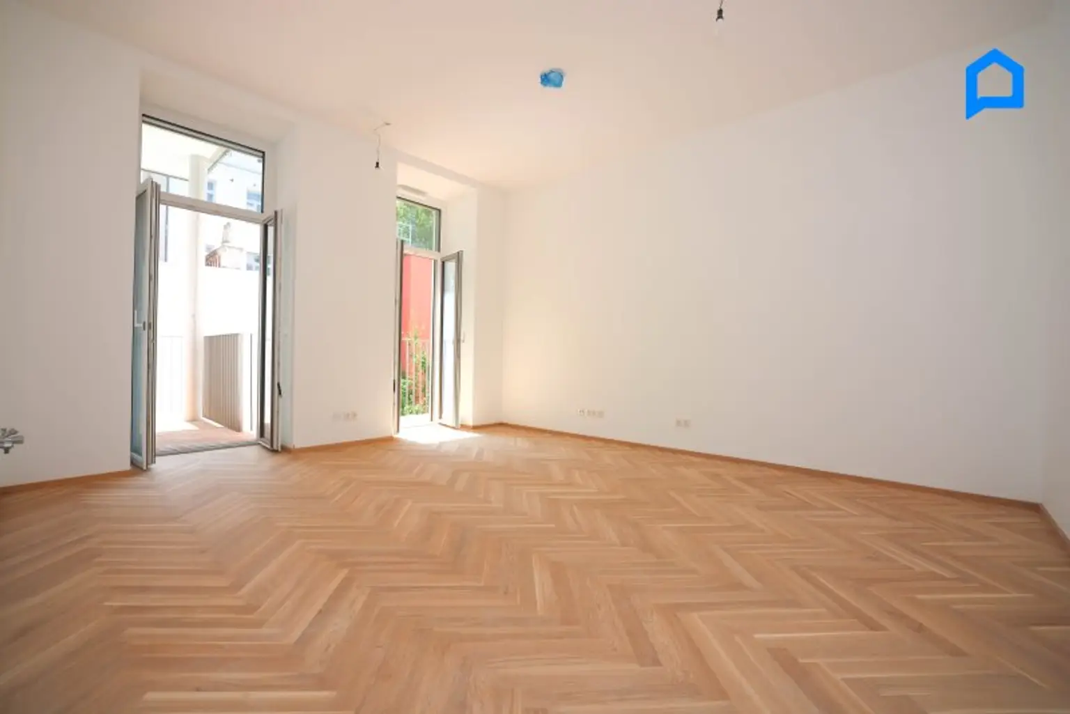 ERSTBEZUG, JETZT einziehen! Kernsanierter Albau mit modernster Ausstattung ab 41 m² -148m² Wohnfläche, 2-4 Zimmer plus Nebenräume, Etagen- und DG Wohnungen, Kurzzeitvermietung möglich !