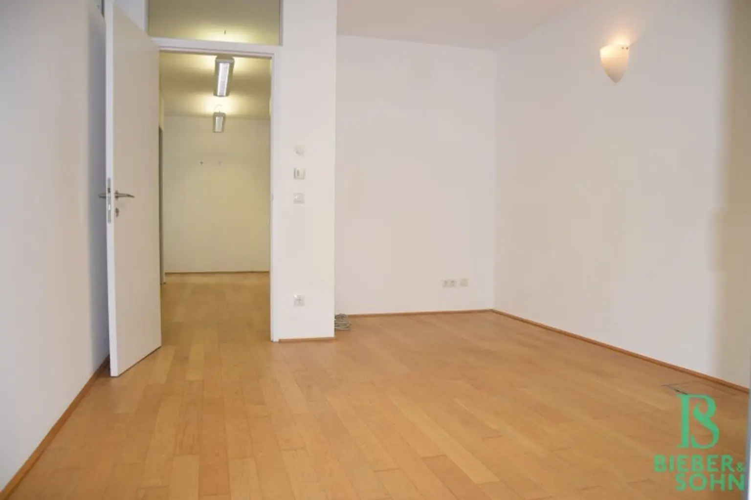 Zimmer 1/Blick Vorraum