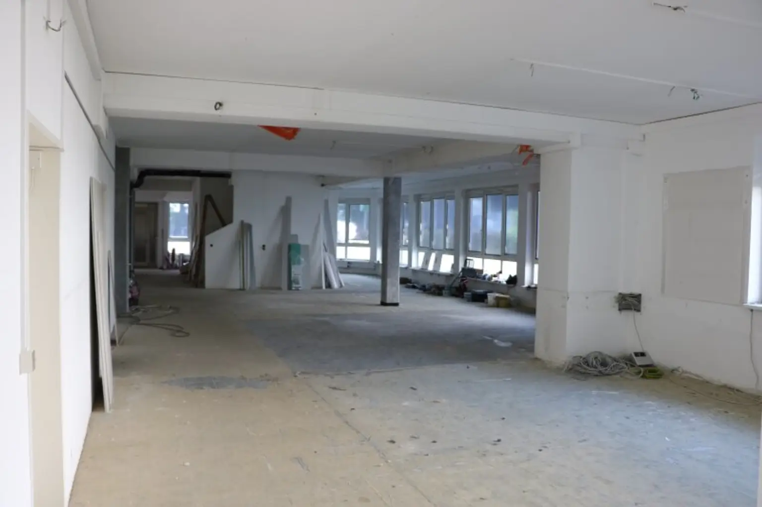 Immobilienpaket: Ausbaubare Erdgeschossfläche (6 WH) und weitere 3 WH in Wohnanlage in Wattens