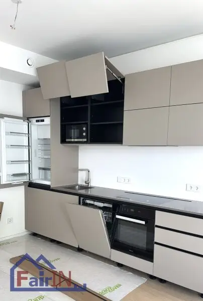 DANUBEFLATS: Exklusive 2-Zimmer-Wohnung mit Balkon im 37. Stock***