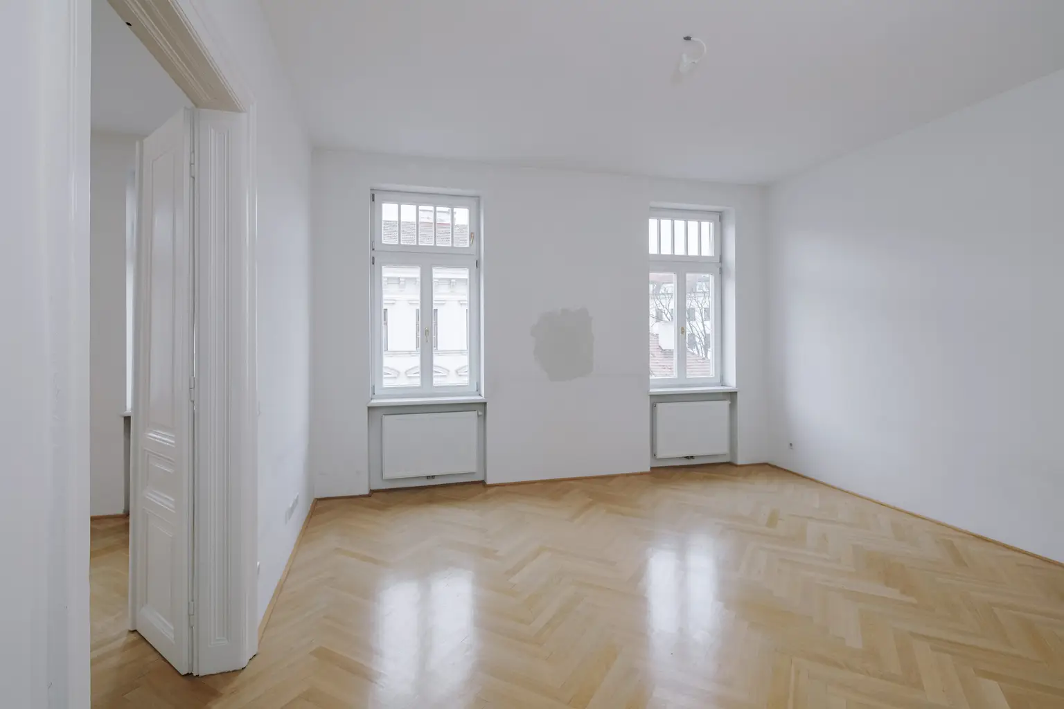 Sehr gepflegte 2 Zimmer Altbauwohnung in sehr guter zenraler Lage von Döbling!