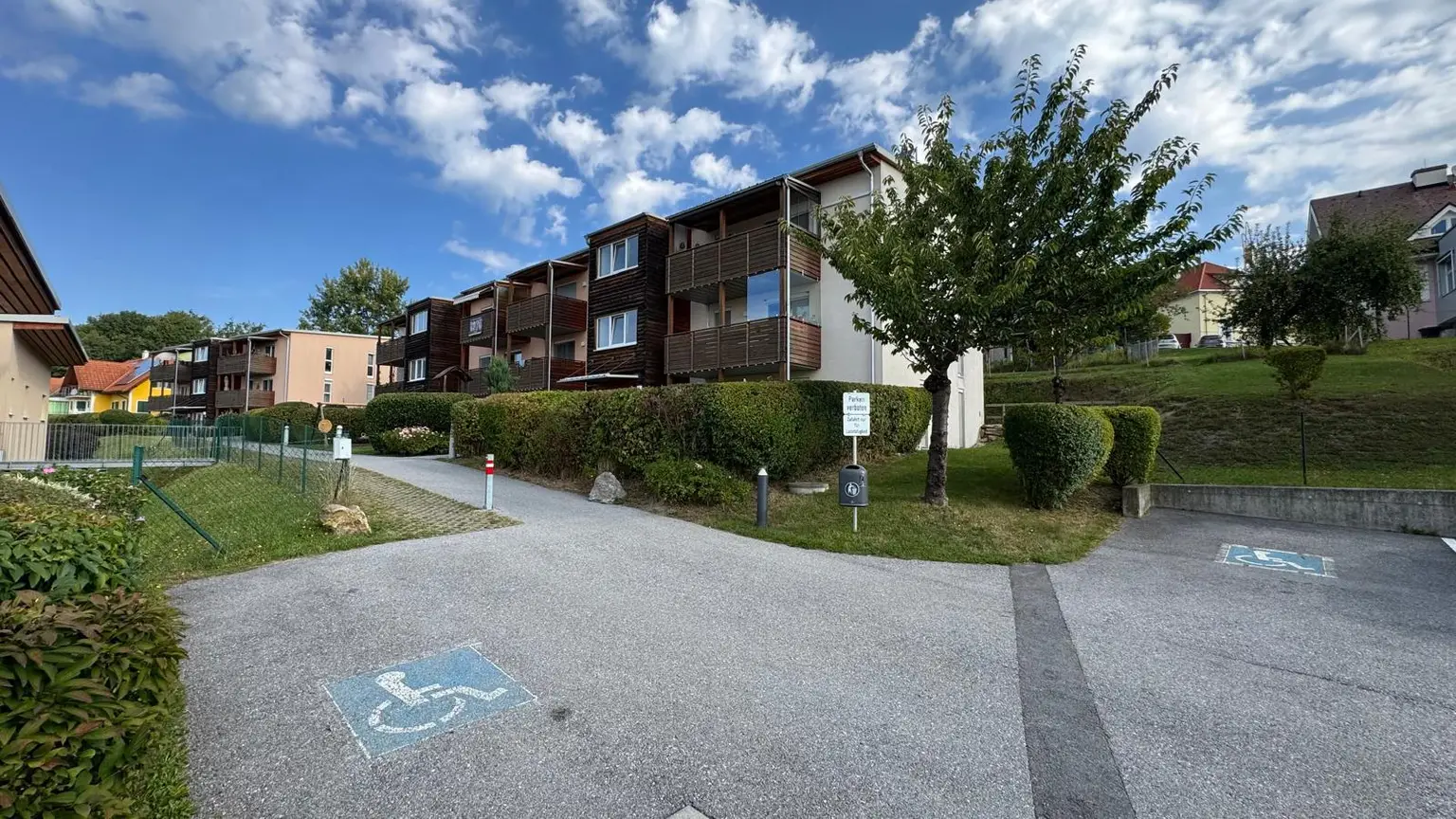 Helle 2-Zimmer-Wohnung mit Balkon in ruhiger, sonniger Lage in Gutenberg