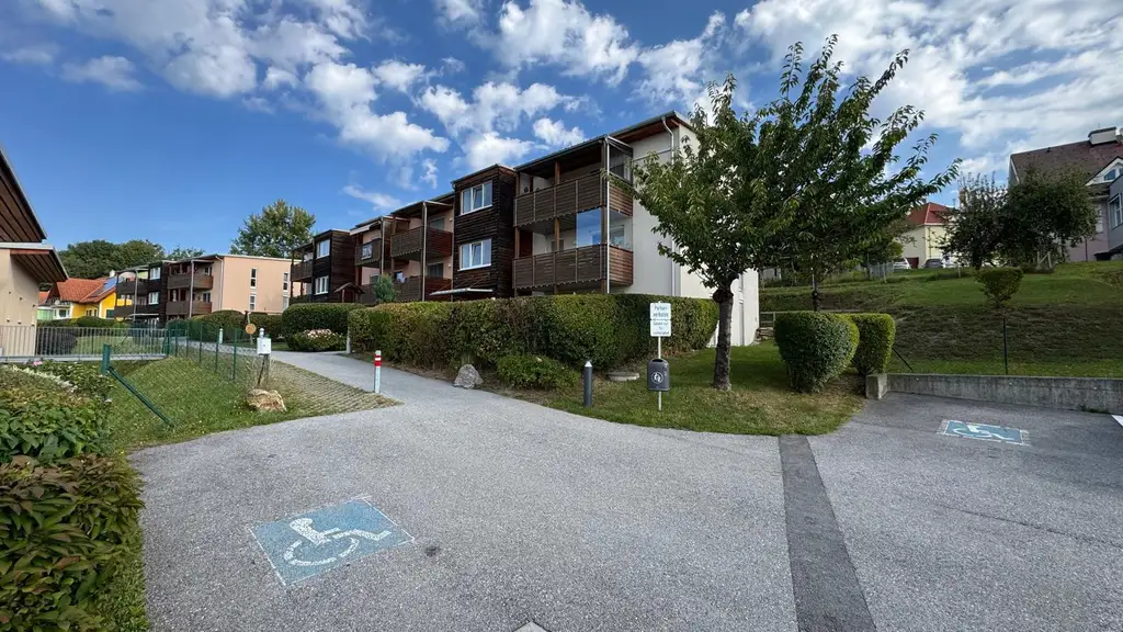 Helle 2-Zimmer-Wohnung mit Balkon in ruhiger, sonniger Lage in Gutenberg