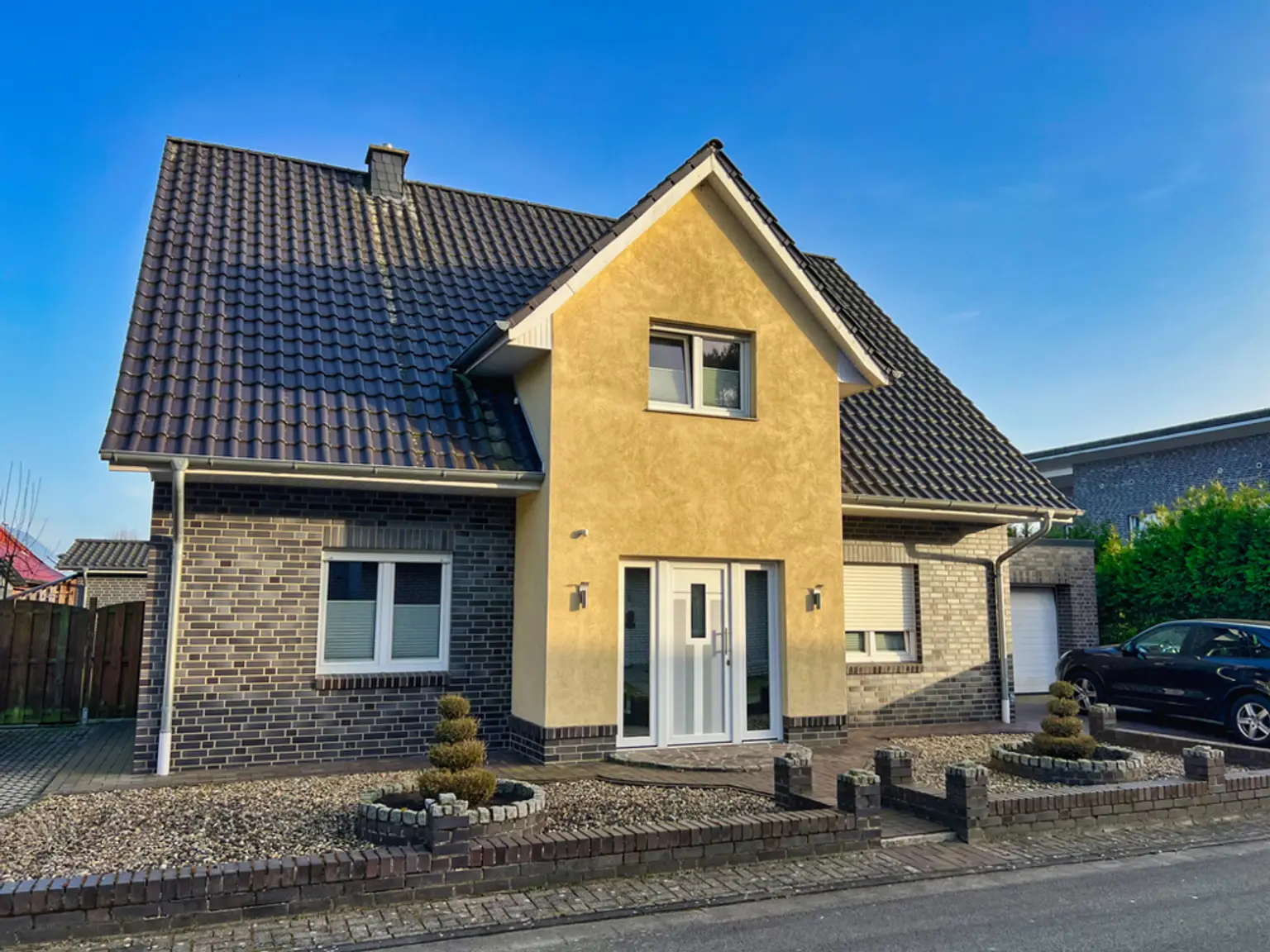 Eine echte Augenweide! 3-Giebel-Haus mit Wellness-Ausstattung!
