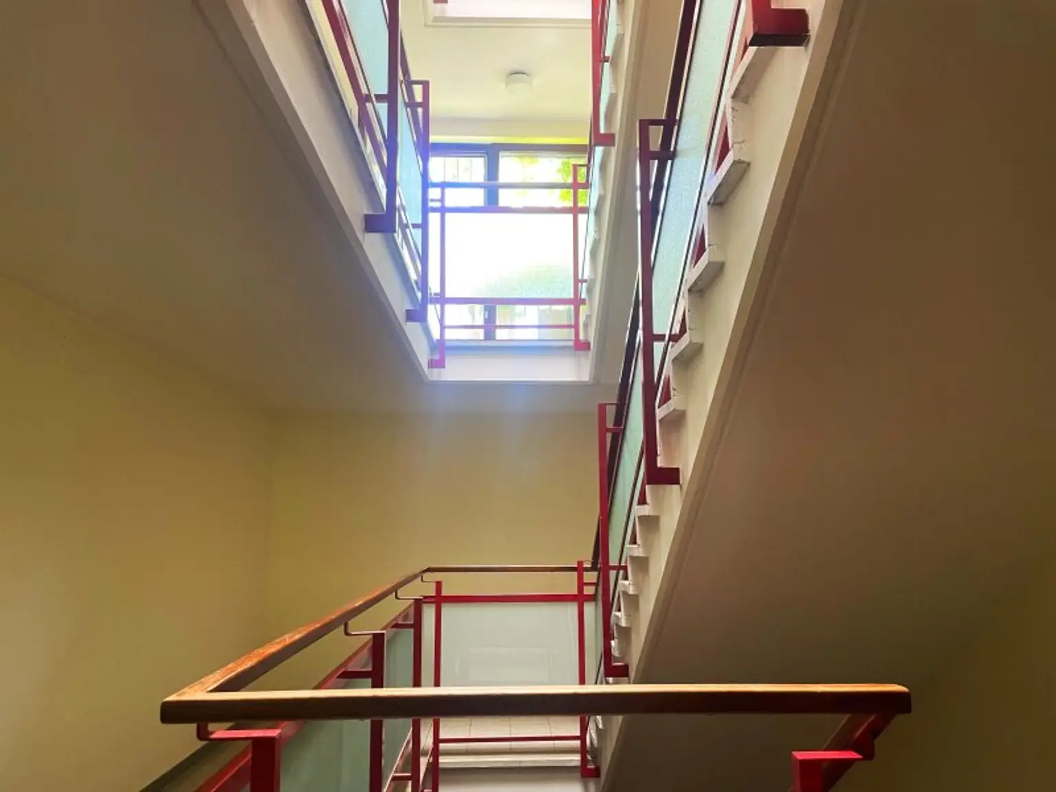 Neuwaldegger Terrassenwohnung mit Pool und Sauna Zugang