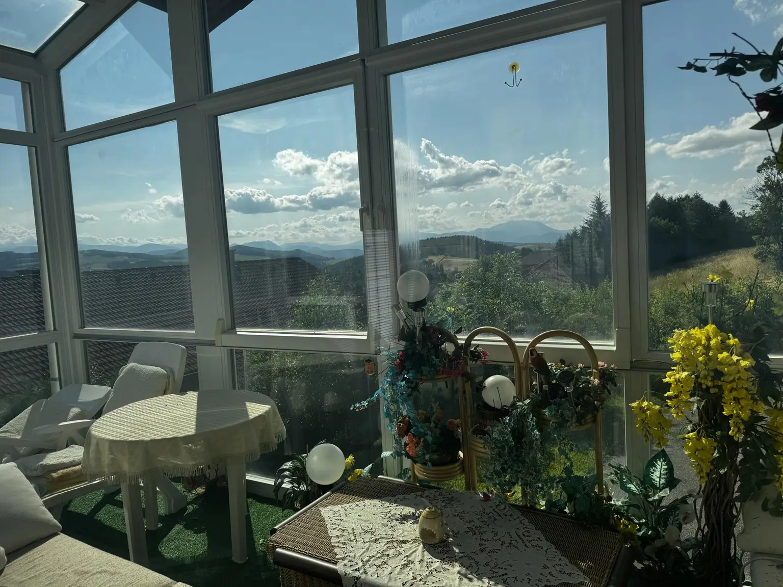 Einzigartige Liegenschaft mit Wald und Panorama