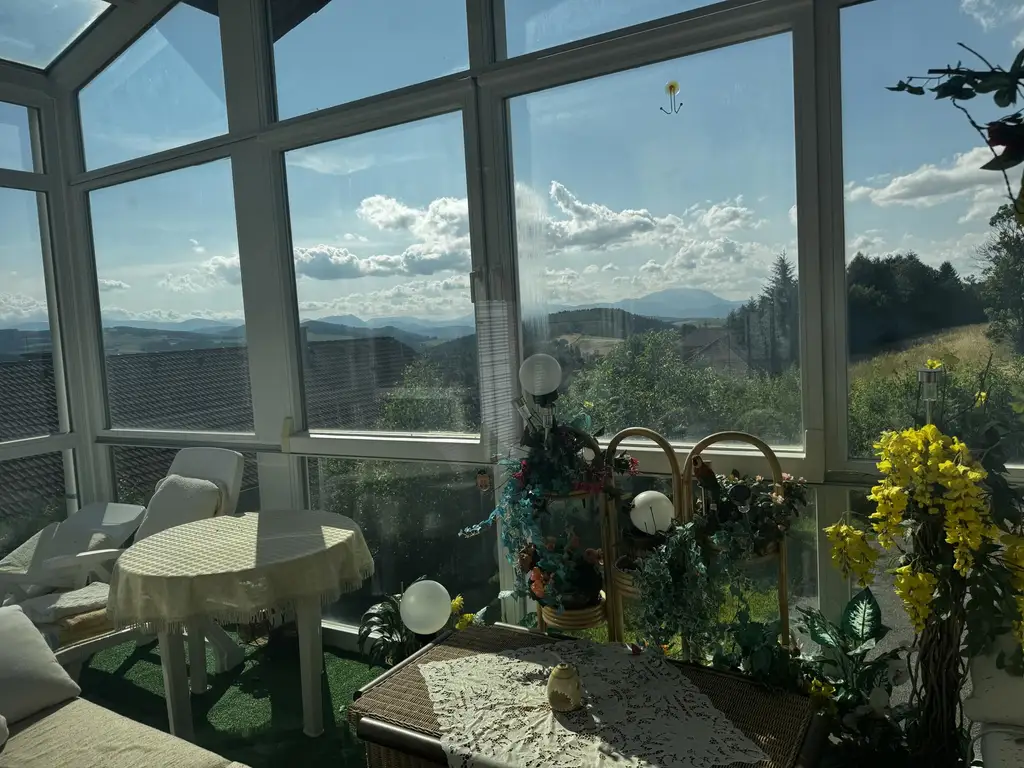 Einzigartige Liegenschaft mit Wald und Panorama