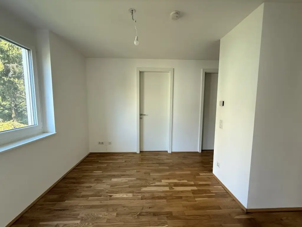 Gut geschnittene 2-Zimmer Wohnung in ruhiger Seitenstraße nahe U4 Hietzing