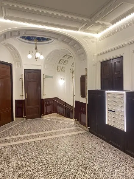 Modernes Büro im Stilaltbau direkt beim Schwarzenbergplatz/Karlsplatz ZU VERMIETEN