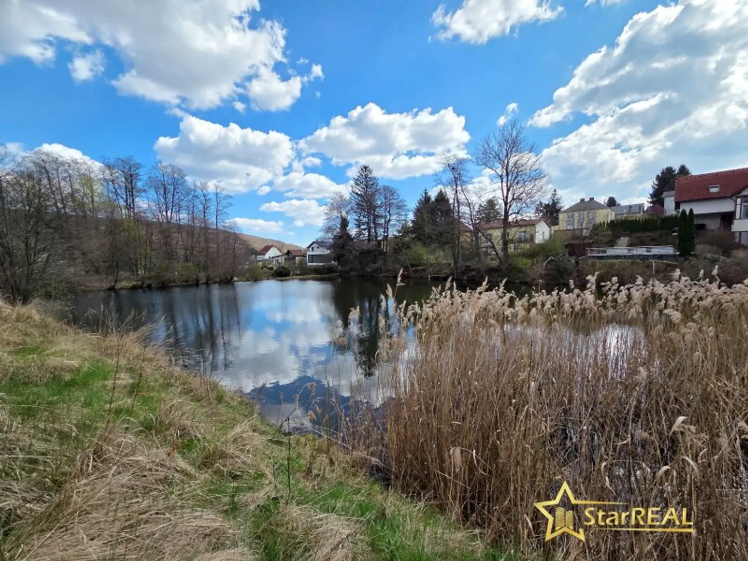 WIENERBERGER-EINFAMILIENHAUS AM TEICH! NEUBAU MIT 5 ZIMMERN. PROVISIONSFREI für den Käufer.