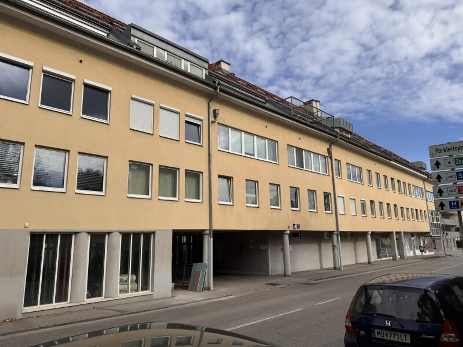 Attraktive Praxis in Mödling: 102m² plus Garagenstellplatz, top gepflegt!