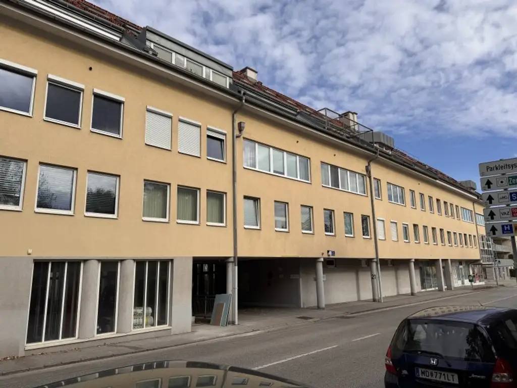 Attraktive Praxis in Mödling: 102m² plus Garagenstellplatz, top gepflegt!