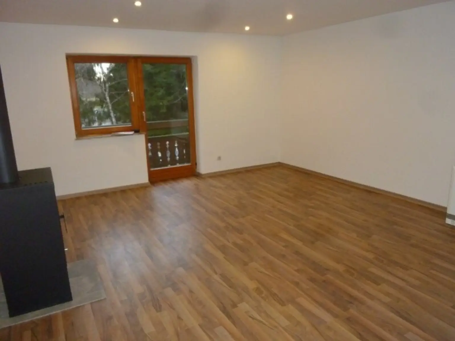 "GRÖDIG - 2 Zimmer Wohnung mit Balkon und PKW-Stellplatz"