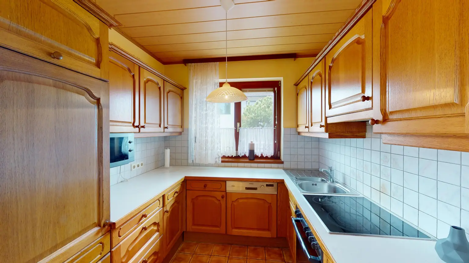 Charmantes Einfamilienhaus mit Garten und Garage in Wien-Eßling – mit Modernisierungspotenzial