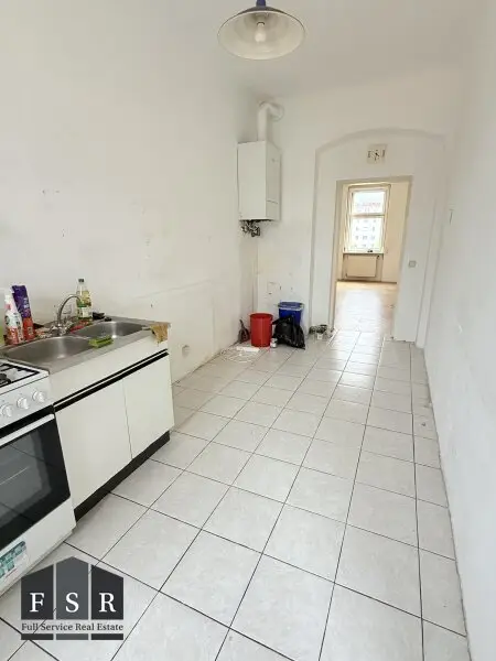 Lichtdurchflutete 4,5 Zimmer Wohnung - SANIERUNGSBEDÜRFTIG & BALKONANBAU möglich