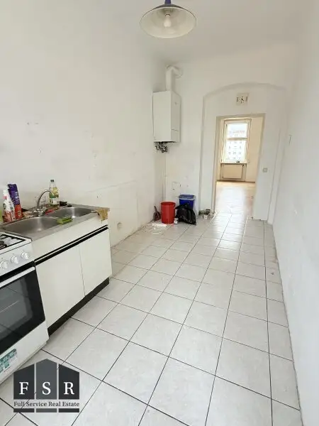Lichtdurchflutete 4,5 Zimmer Wohnung - SANIERUNGSBEDÜRFTIG & BALKONANBAU möglich