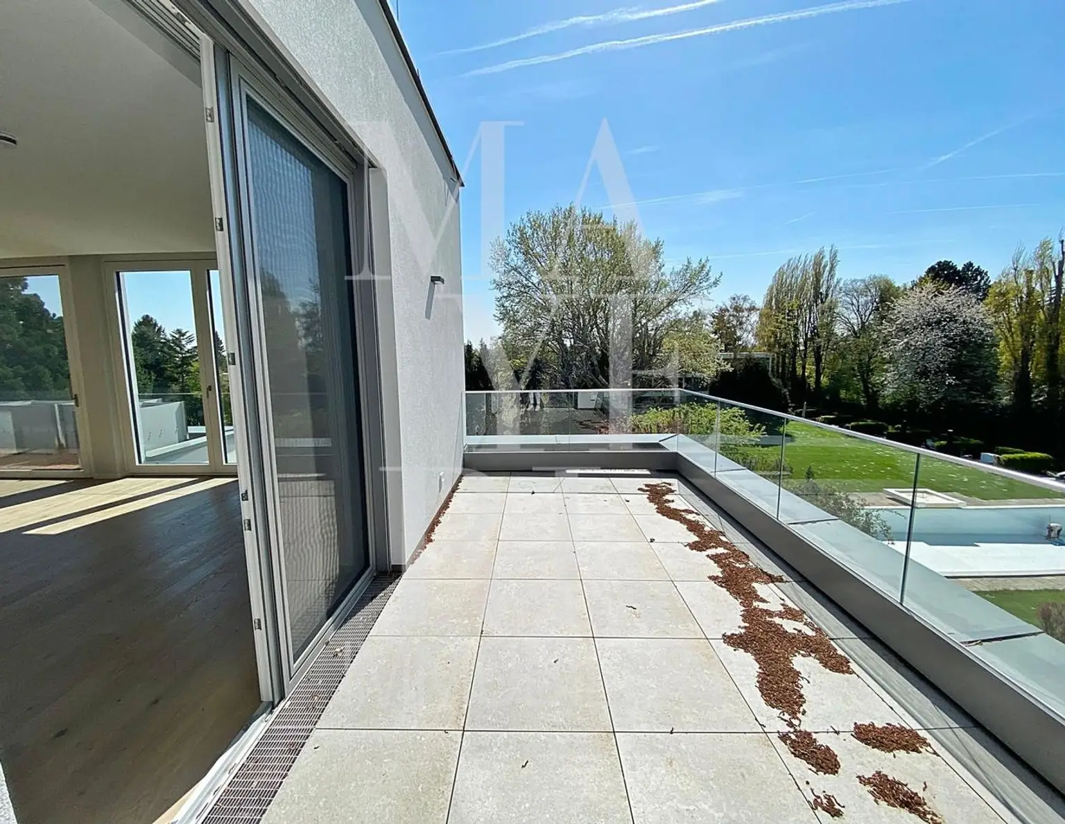 LUXURIÖSER ZWEITBEZUG -LIFT BIS IN DIE WOHNUNG - 4 TERRASSEN -DACHTERRASSE