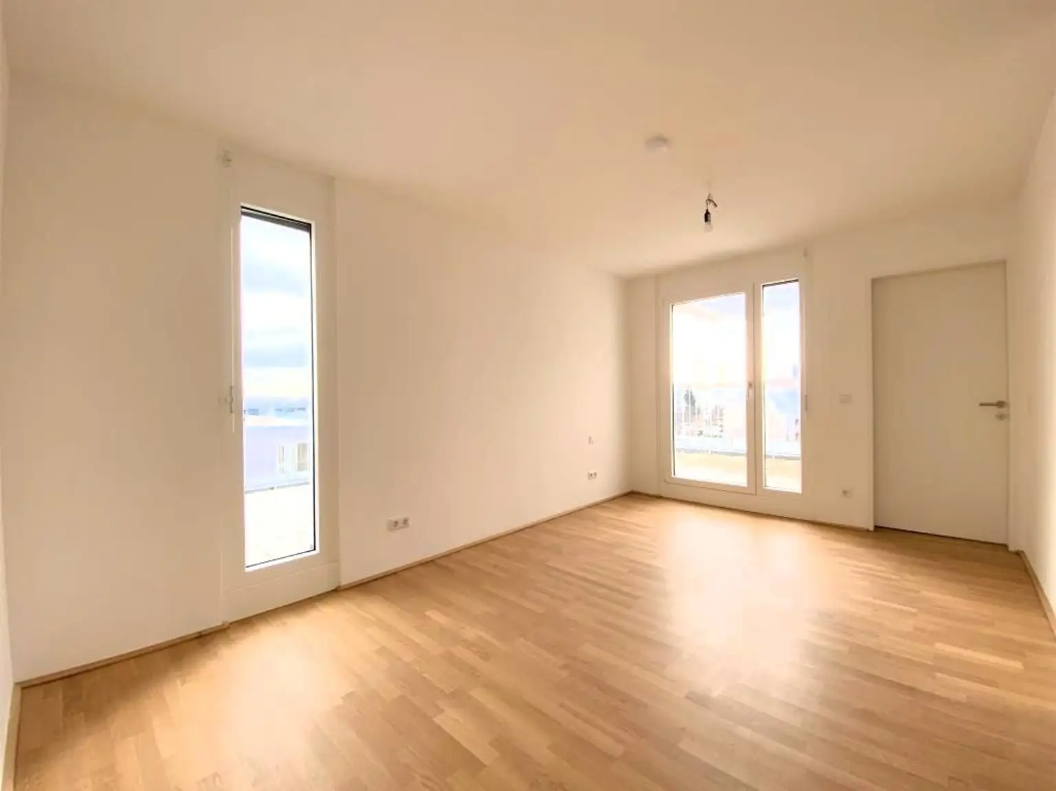 Ihr Penthouse – mit 90m² Terrassenfläche und Direktlift in die Wohnung!!