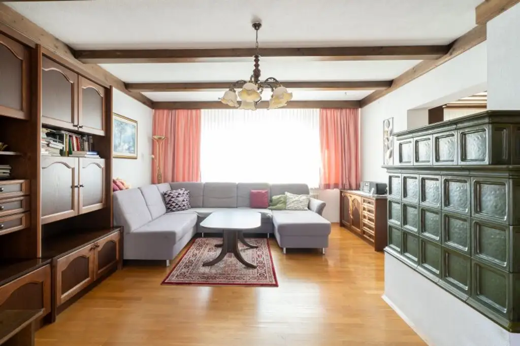 Charmantes Einfamilienhaus mit großzügigem Garten und Pool in Behamberg zu kaufen!