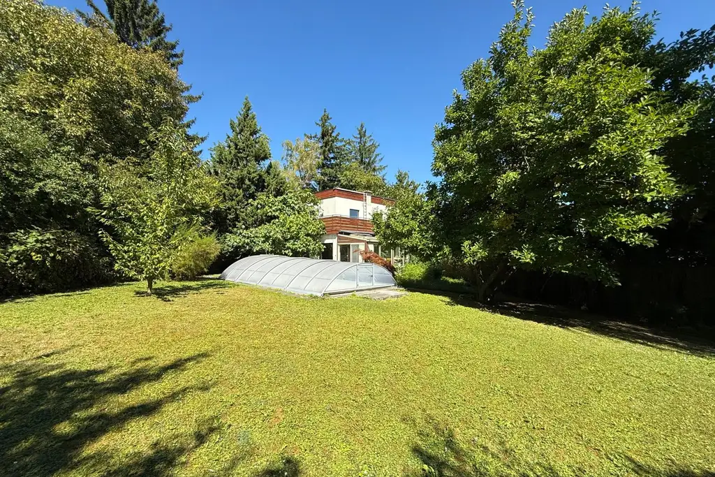 Traumhaftes Gartenparadies in Maurer BESTLAGE