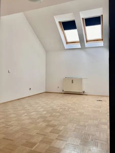 Moderne Zwei-Zimmer-DG-Wohnung im historischen Stadtzentrum Klagenfurts