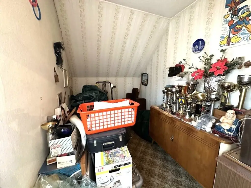 WOLFSBERG - SANKT THOMAS, 160 m2 Einfamilienhaus mit Potential, Vollkeller, 1139 m2 Grundstück, Wirtschaftsgebäude
