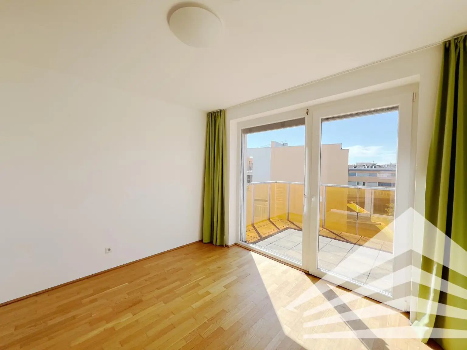 SQUADRO - teilmöblierte westseitige 3-Zimmer Wohnung mit Balkon in zentraler Lage!