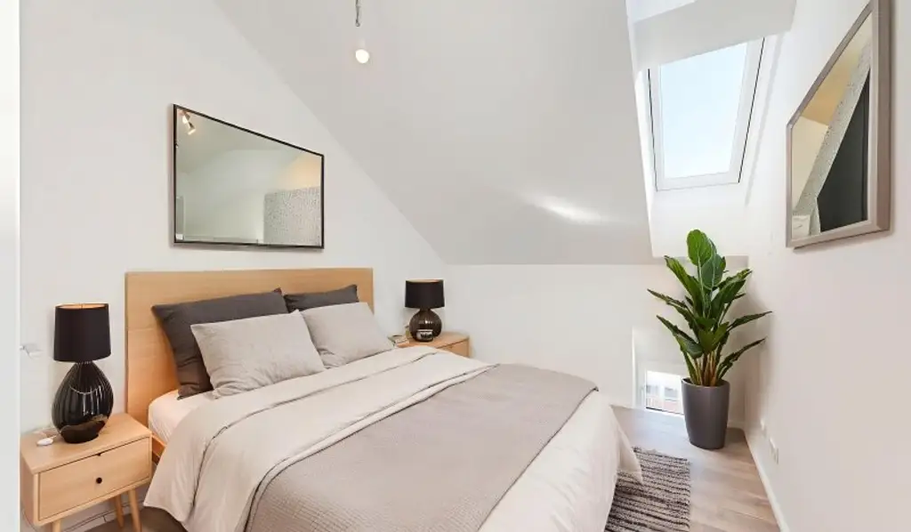 Moderne 2-Zimmer Dachgeschosswohnung | Terrasse | Klimaanlage | Nähe Café Hummel | Erstbezug
