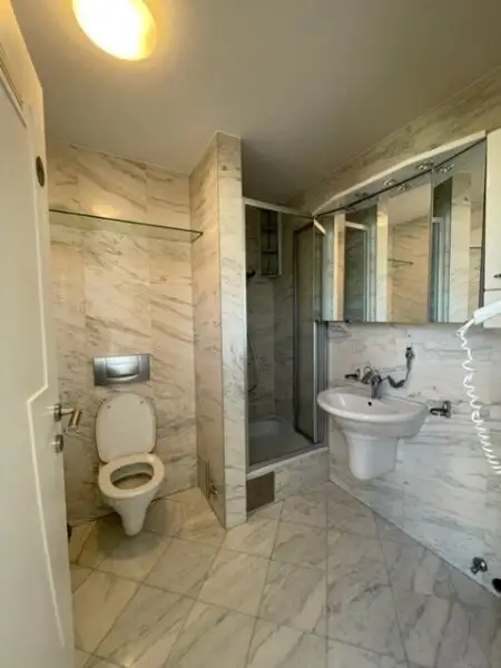 Möblierte Dachgeschoss Maisonette, 5 Zimmer, +3 (4) Schlafzimmer, 2 Bäder, Terrasse, offener Kamin - sehr attraktive Wohnung | furnished 4 BR apartment with 3 bathroom and terrace