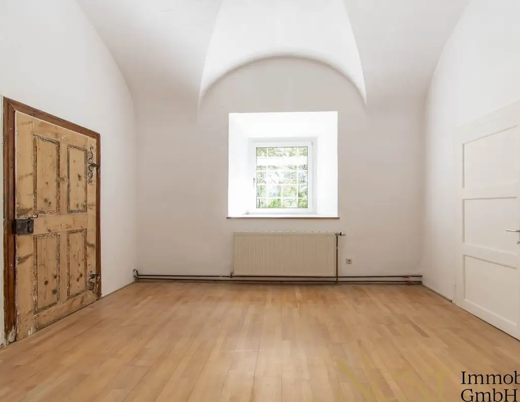 Charmante Büro- bzw. Praxisfläche mit Gewölbedecken im Painherrnhof in Leonding zu vermieten!