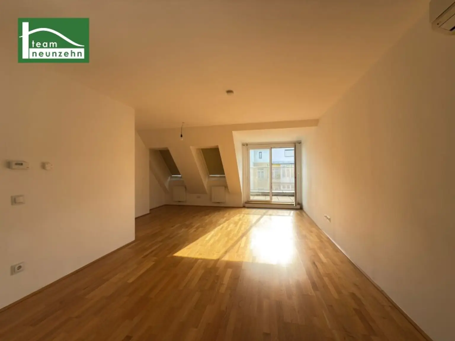Exklusive 4-Zimmer-Wohnung in Bestlage beim Rochusmarkt ab sofort verfügbar *Inkl Küche*