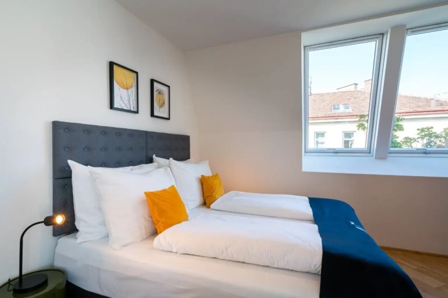 sonnige DG-Wohnung mit besonderem Flair!