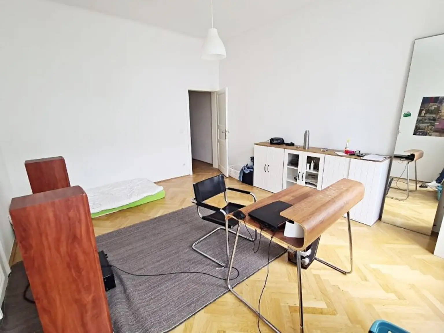 SIEBENBRUNNENPLATZ, gepflegte 85 m2 Altbau, 3 Zimmer, Küche, Wannenbad, Parketten, WG-geeignet, Reinprechtsdorfer Straße