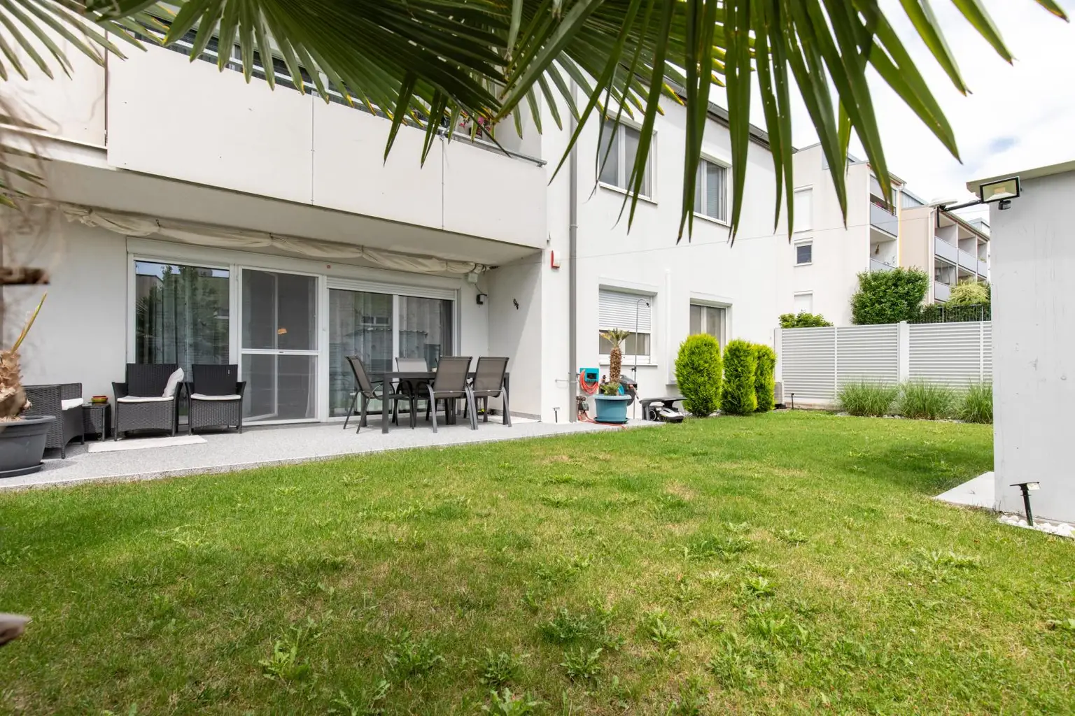 Traumhafte, barrierefreie Wohnung mit großem Garten und zwei Tiefgaragenplätzen