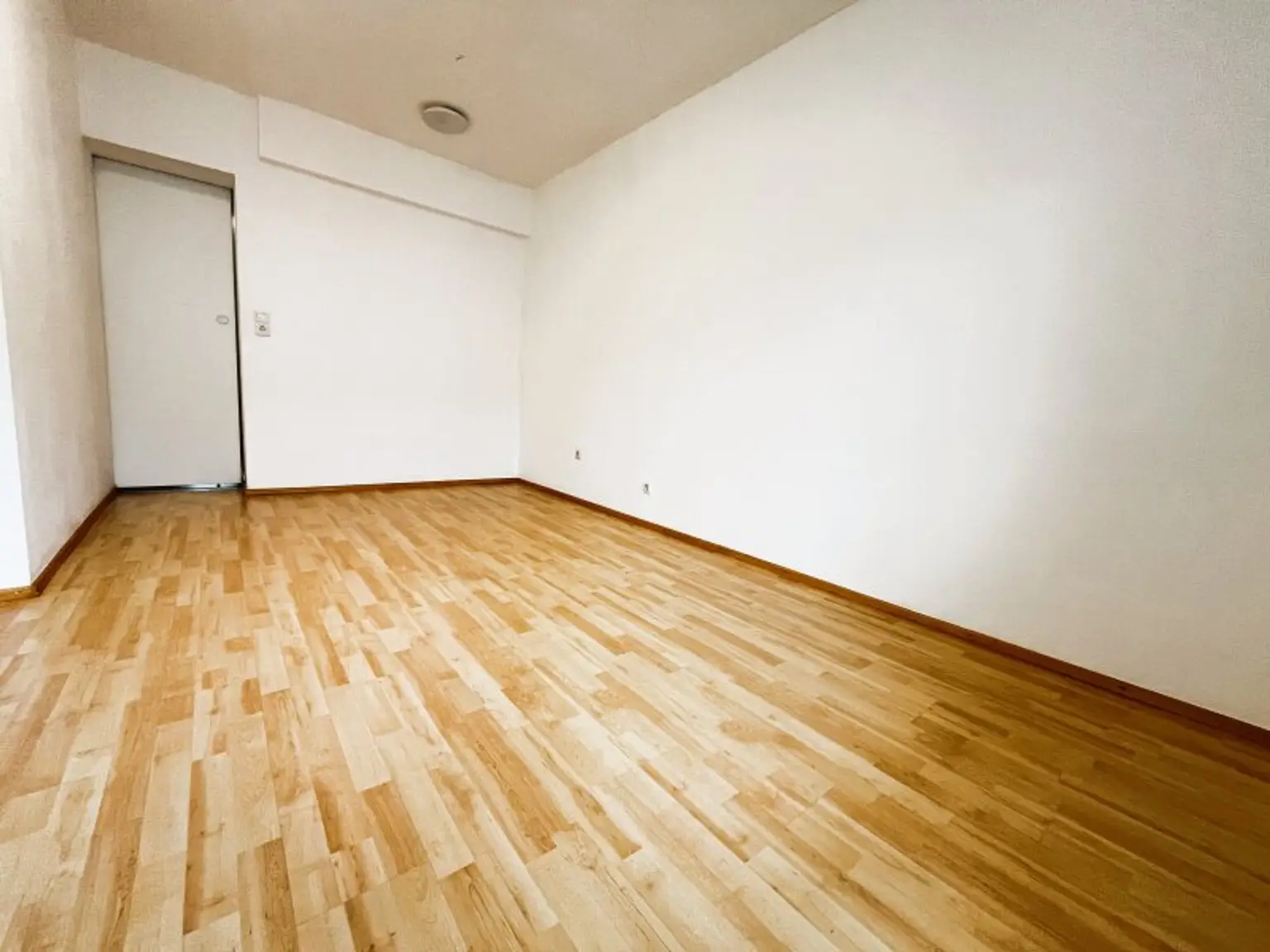 Hall in Tirol: Wunderschöne 3-Zimmerwohnung mit 2 Balkonen in traumhafter Lage zu mieten!