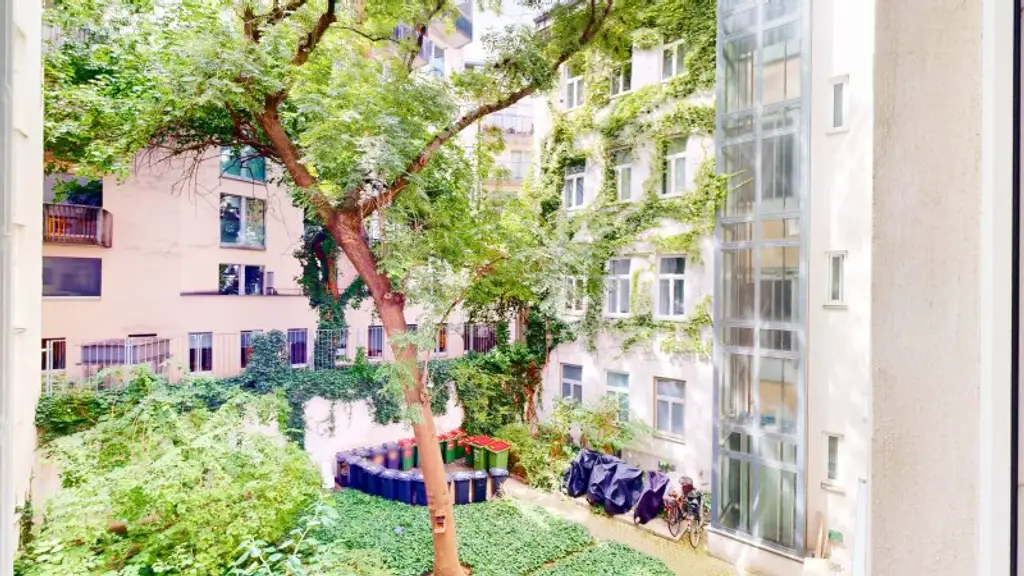 Große und klassisch schöne Altbau-Wohnung | 5 Zimmer | 2 Bäder | Lift | am Liechtensteinpark