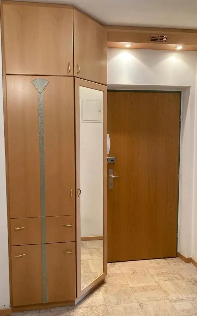 Sehr gepflegte und barrierefreie 4-Zimmer Eigentumswohnung in zentraler, ruhiger Wohnlage mit Grünblick. Empfehlenswert!