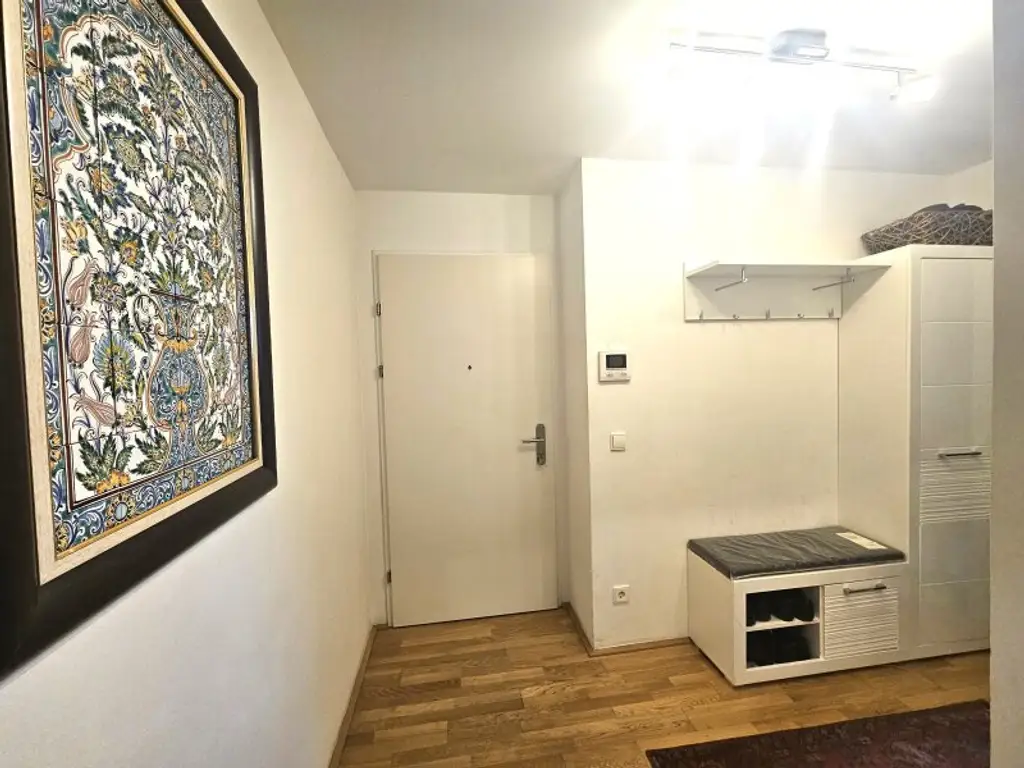 NEUWALDEGG - Gepflegter Neubau mit Balkon