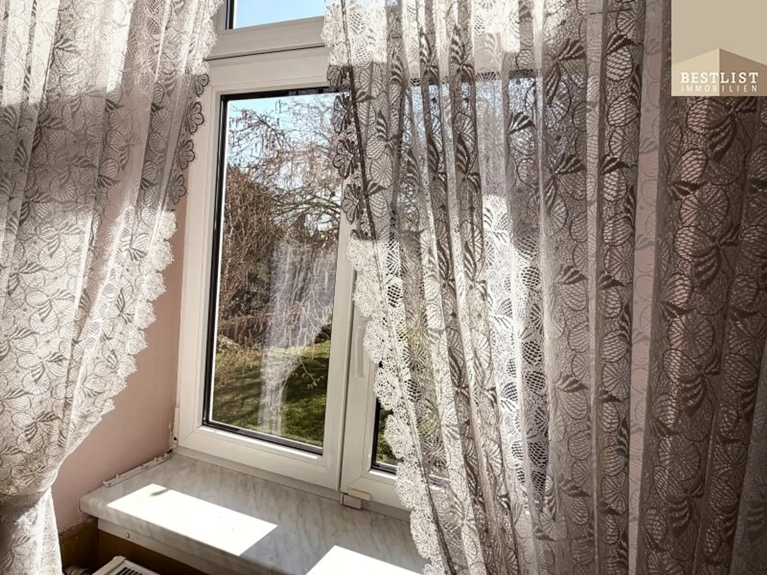 Charmantes Stadthaus in Baden – ruhige Lage mit großem Garten & Entwicklungspotenzial