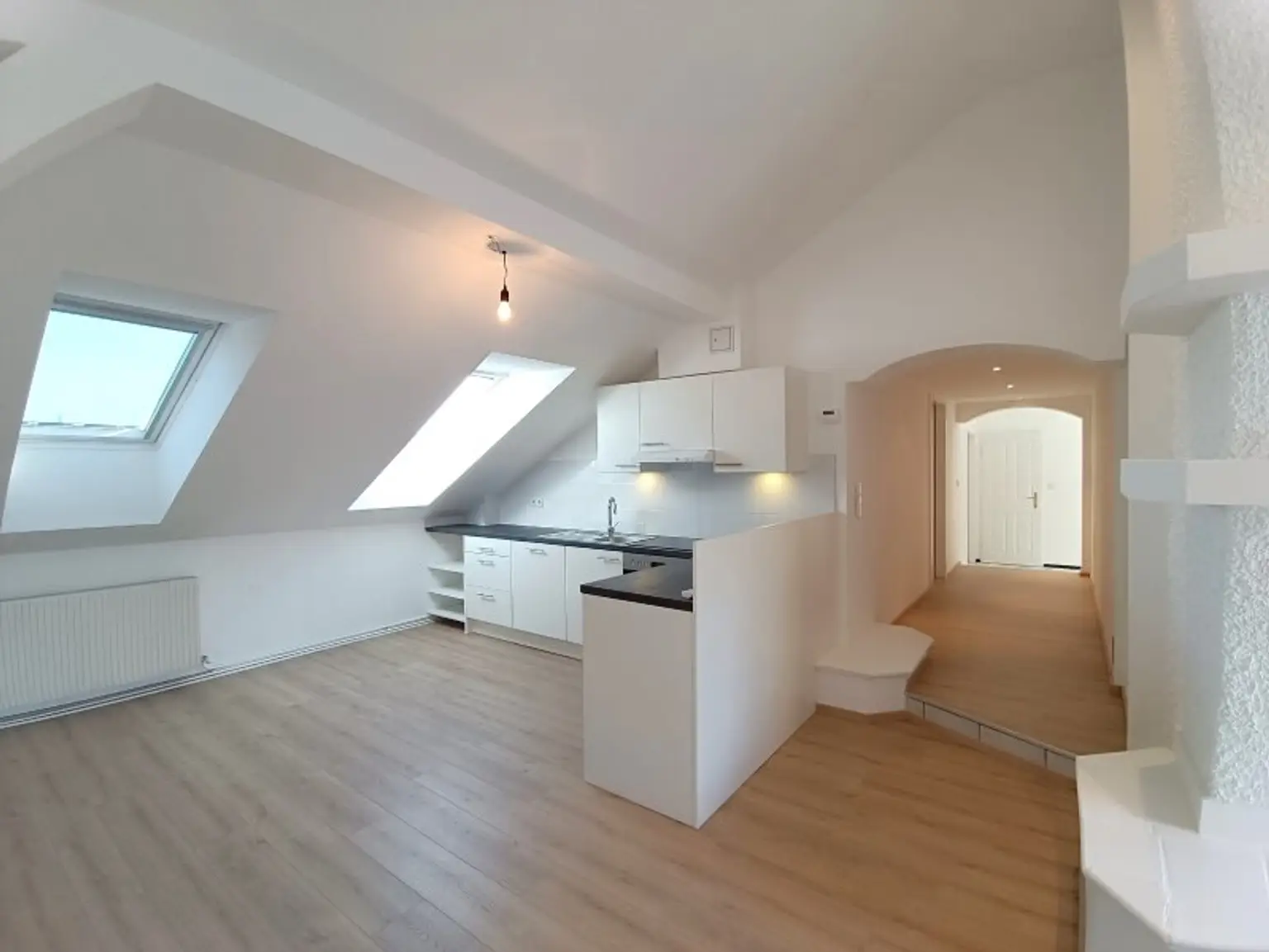 Dachgeschoss-Wohnung mit Innenhoflage! 3 Zimmer! Nähe Servitenviertel und U4 Friedensbrücke!