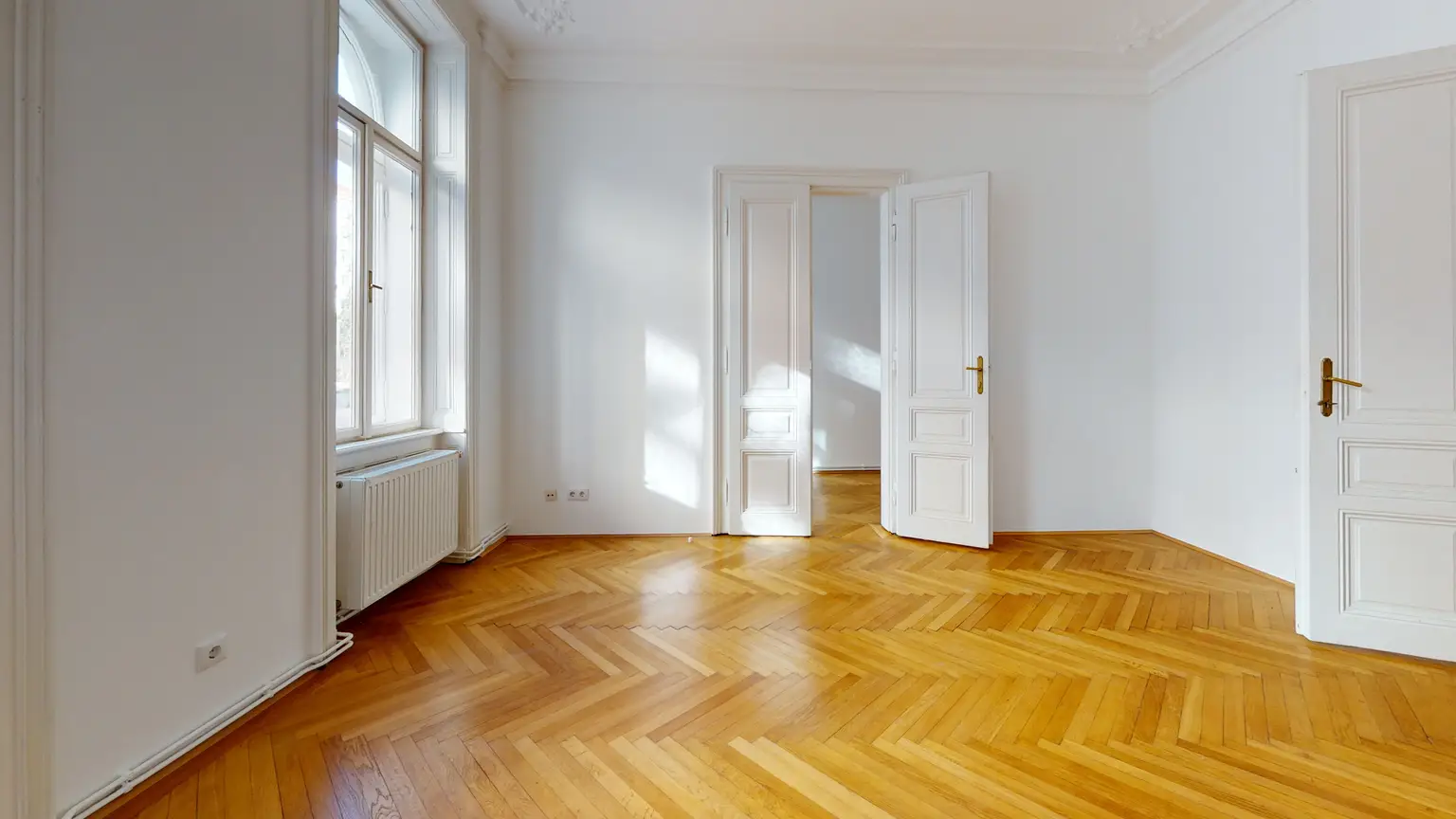 Linke Wienzeile/Proschkegasse: 1 1/2 Zimmer-Altbauwohnung mit U-Bahn Anbindung U4 Pilgramgasse