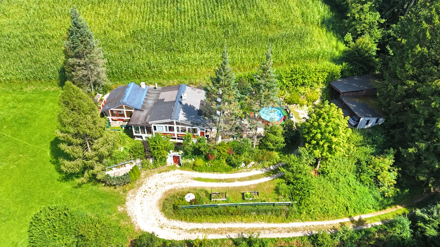 Idyllisches Einfamilienhaus im Grünland
