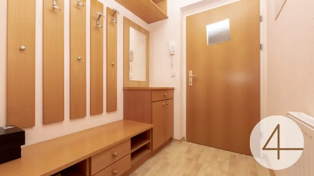 Dachgeschosswohnung mit Balkon in ruhiger aber zentraler Lage! Bahnhofsnähe