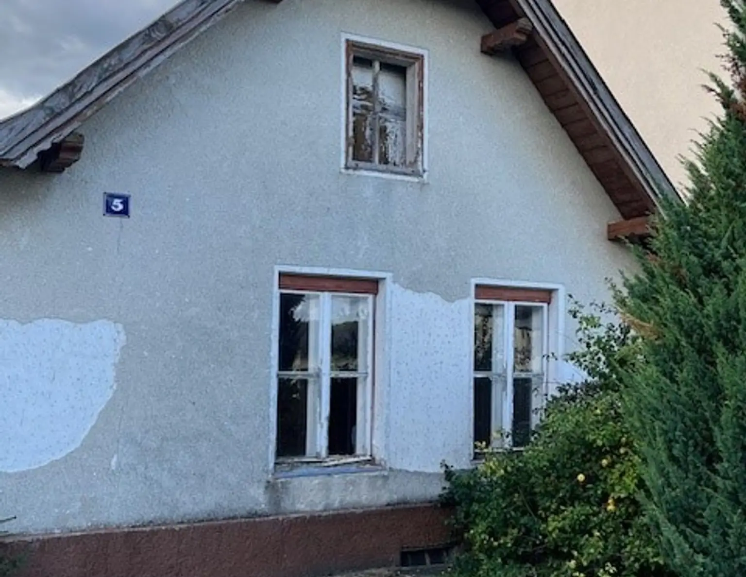 Baugrund mit Abbruchobjekt und weitere Grundstücke Grünland