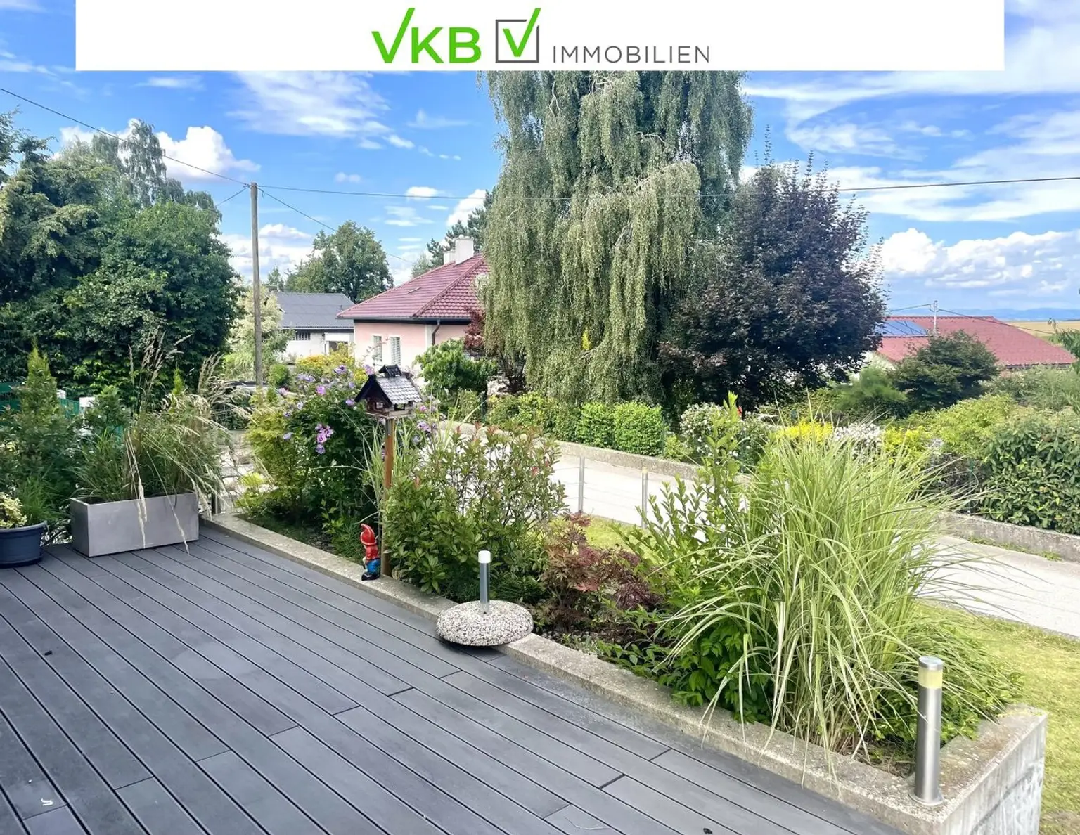Wohnen & Wohlfühlen - Modernes Haus mit Gartenidylle für zwei Familien