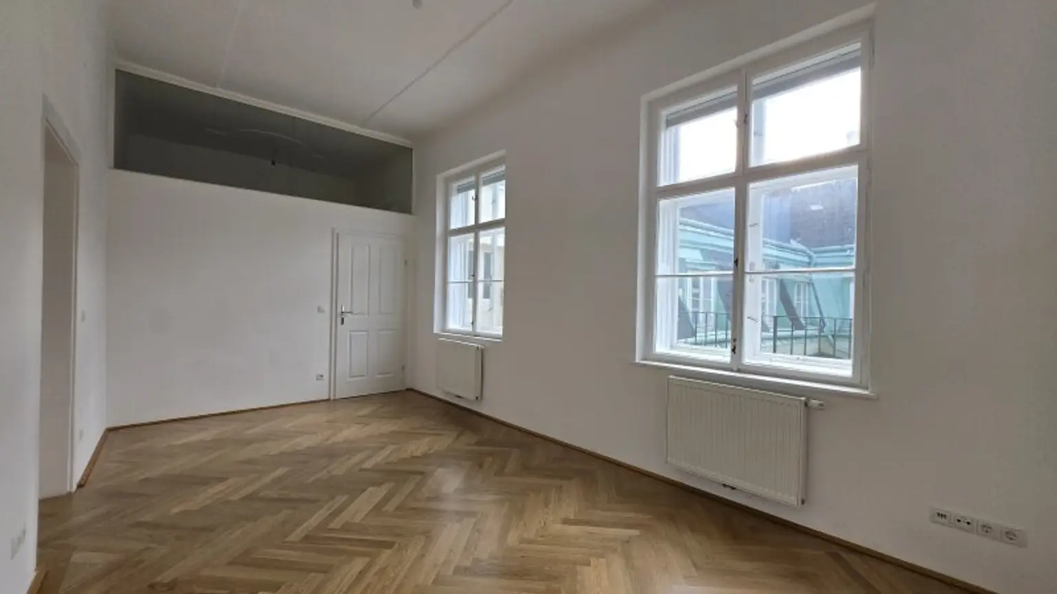 Super zentrale Innenstadtlage - ! ! ! 4.STOCK OHNE LIFT ! ! ! - Top-Zustand und ruhige Innenhofausrichtung