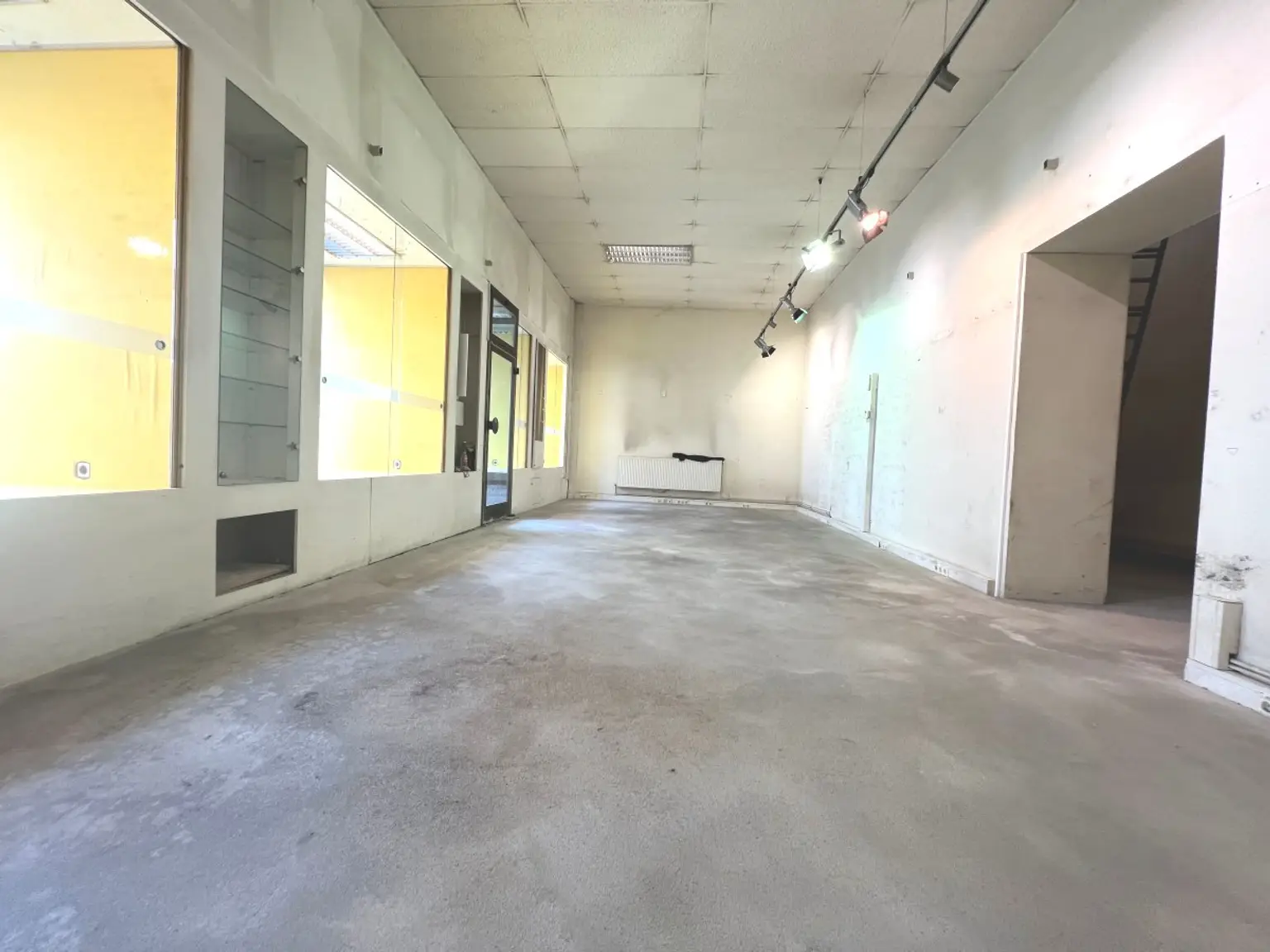 8i0 | LOKAL mit Auslagefront – Sichtbarkeit garantiert - 1070 WIEN | Prima Service Immobilien